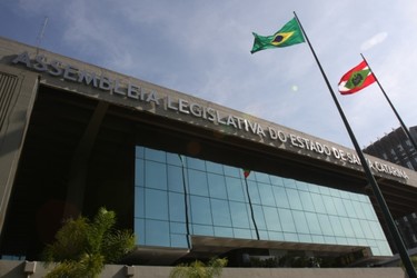 Deputados aprovam novos valores do salário mínimo regional em Santa Catarina