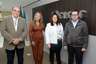 CRCSC recebe CORESC para tratar sobre registro profissional dos representantes comerciais