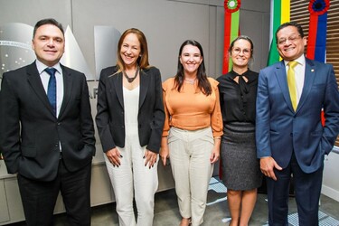 Presidente do CRCSC, Marisa Schvabe de Morais, realiza visita institucional à OAB/SC