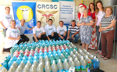 Café da tarde leva alegria e solidariedade a idosos de quatro regiões do Estado