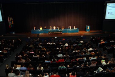 Estudantes de Ciências Contábeis reunidos no 11o Ececon