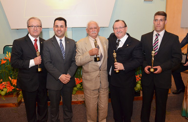 Noite de homenagens com a entrega dos Destaques da Contabilidade 2013