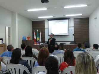 Presidente do CRCSC faz palestra sobre parceria entre empresário e profissional 